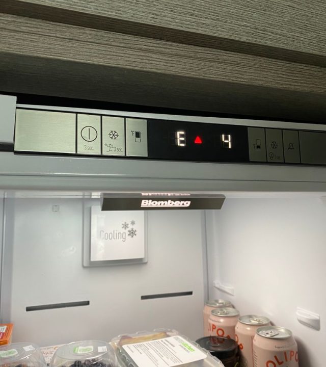 Blomberg fridge E4 error code repair Blomberg fridge E4 error code repair